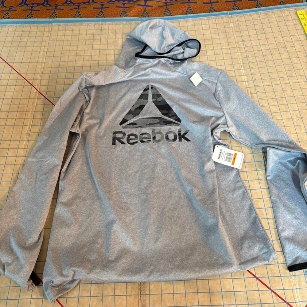 Reebok Men's Active Fleece Jersey Hoodie Men's Size Medium Performance Gray -NEW